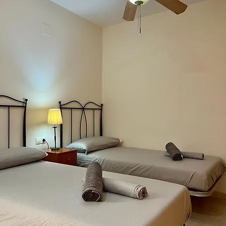 Apartment Enamora A 10 Min De La Playa Norte, Con Parking Incluido, Wifi Y Smart Tive, Disfruta De De 5 Estrellas