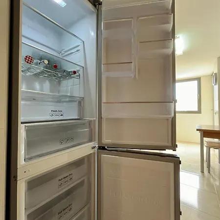 Apartment Enamora A 10 Min De La Playa Norte, Con Parking Incluido, Wifi Y Smart Tive, Disfruta De De 5 Estrellas