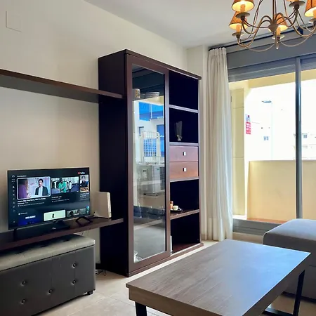 Enamora A 10 Min De La Playa Norte, Con Parking Incluido, Wifi Y Smart Tive, Disfruta De De 5 Estrellas Apartment *